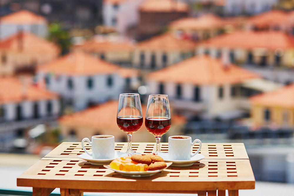 マデイラ】酒精強化ワインの種類：ポルトガル | MELLOW[メロウ ...